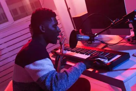 吉他手音乐键盘图片