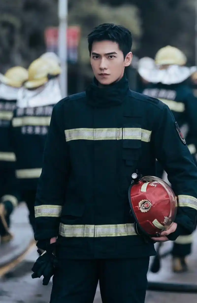 旋风少女# #杨洋# 最近杨洋主演的《我的人间烟火》引起了不少找殚