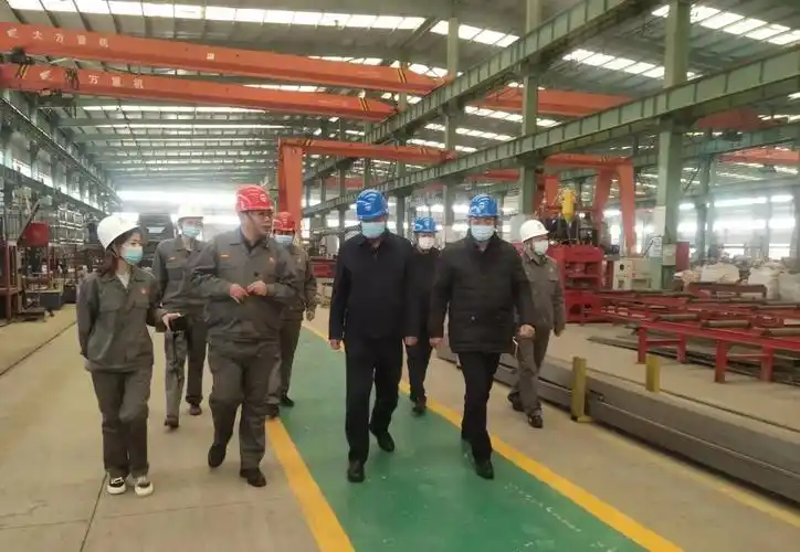 平山县交通局局长焦彦虎莅临敬业专用汽车有限公司参观指导工作