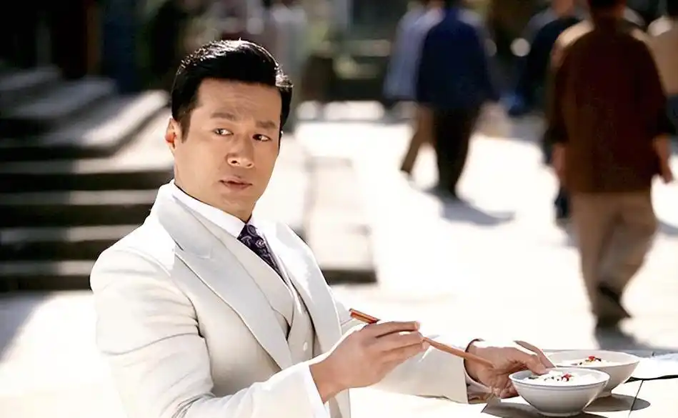 以真情实感塑造角色的演员 谭凯,一个身上自带贵族气质的男演员,30岁