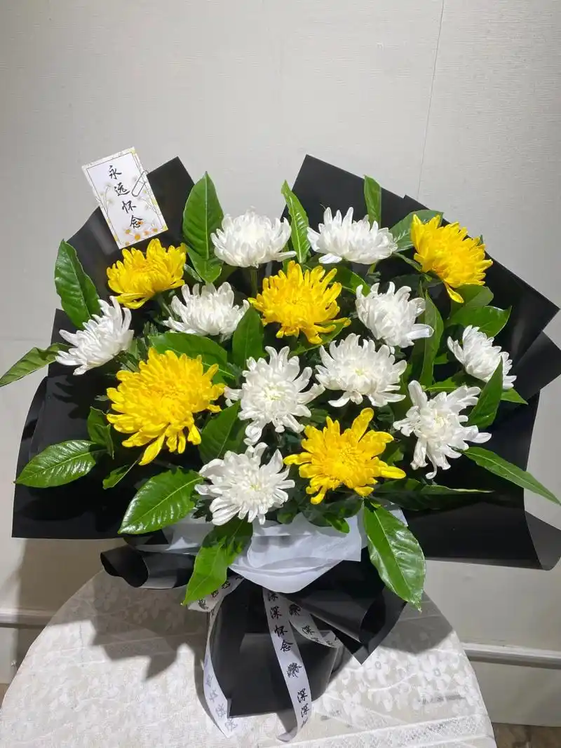 祭奠花束合集#清明花束 #祭祀花束 #菊花花束 - 抖音