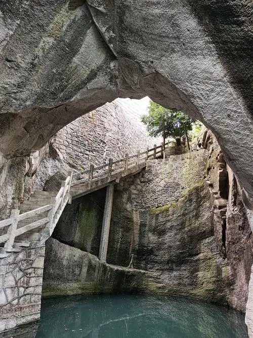 一次说走就走的旅行第三篇浙江台州温岭之长屿硐天去了长屿硐天的双门