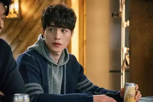 宋承宪演绎韩国版死神来了 新造型杠上李栋旭