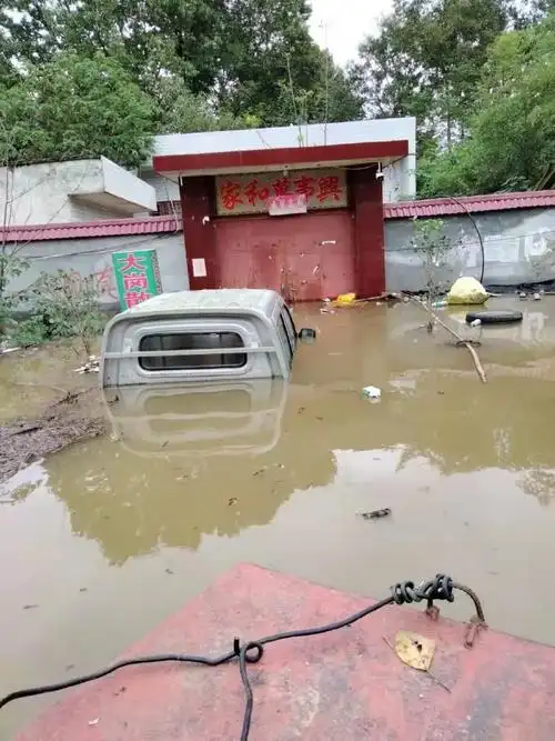 河南南阳出现特大暴雨近8000群众转移