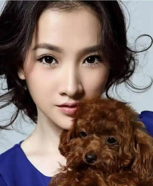 "宠妻狂魔"朱亚文:一家四口其乐融融,只对老婆放电_潘雨桐_温雅