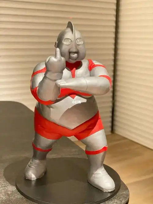 原来奥特曼也会发福爆笑