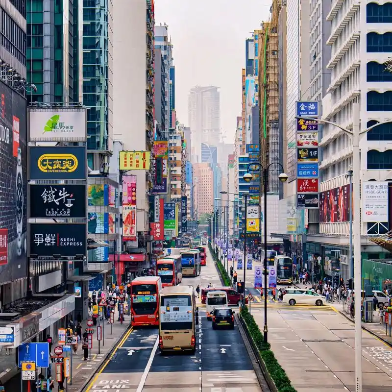 香港街头9396.双层观光巴士的怀旧之旅,从旺角黑夜开始～  - 抖音