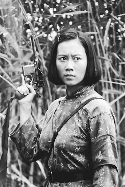 > 新版红色经典电视剧《洪湖赤卫队》的魅力温峥嵘饰演的女游击队长