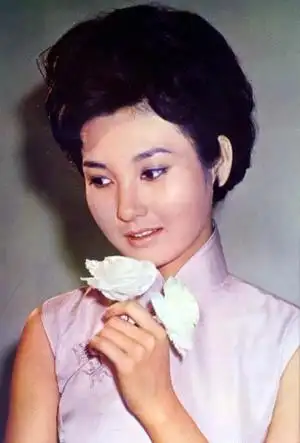 揭秘张美瑶出道经历 日历女郎变身影视花旦