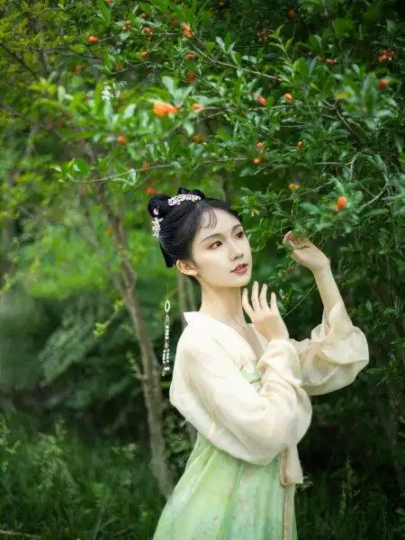 "原谅绿"的美被忽略了!当同袍穿上绿色系汉服,清新又元气