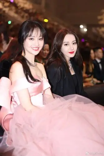 微博之夜##杨幂杨颖杨紫同框##郑爽迪丽热巴同框