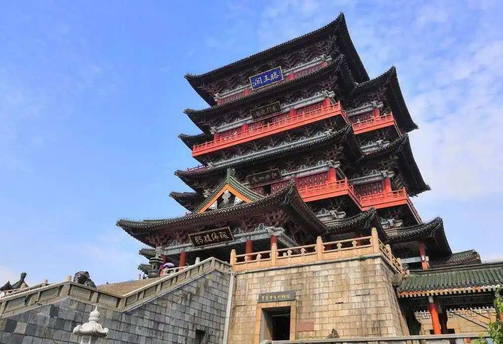 重建29次的江西第一楼滕王阁,极具宋代楼阁建筑的窈窕多姿_江南多
