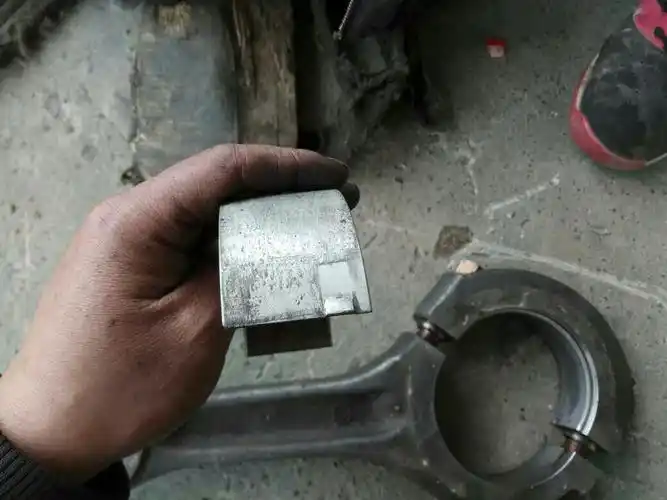 发动机瓦口为什么有的在左边有的在右边