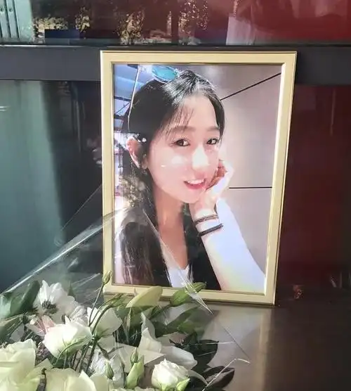 法治新闻24岁中国女孩意大利酒吧遇害女孩照片公布