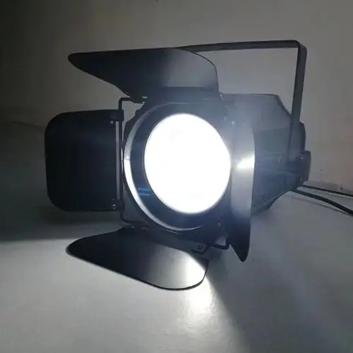 舞台灯光led聚光灯200w电子调焦cob面光灯婚庆演出远程面光帕灯