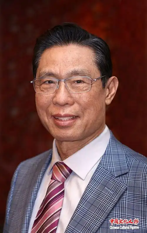 共和国勋章获得者钟南山院士关注中国新闻两会报道