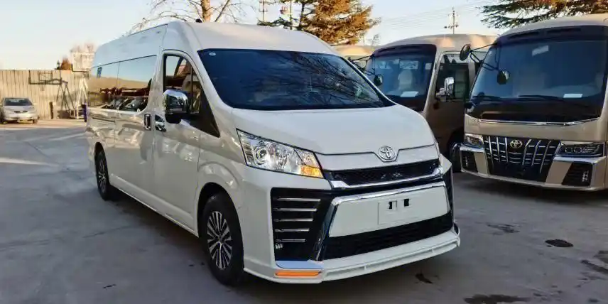 比埃尔法实用的丰田面包车