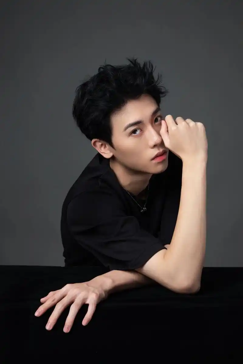 男生质感肖像 |普通人也能帅成男明星         坐标:深圳南山科技园