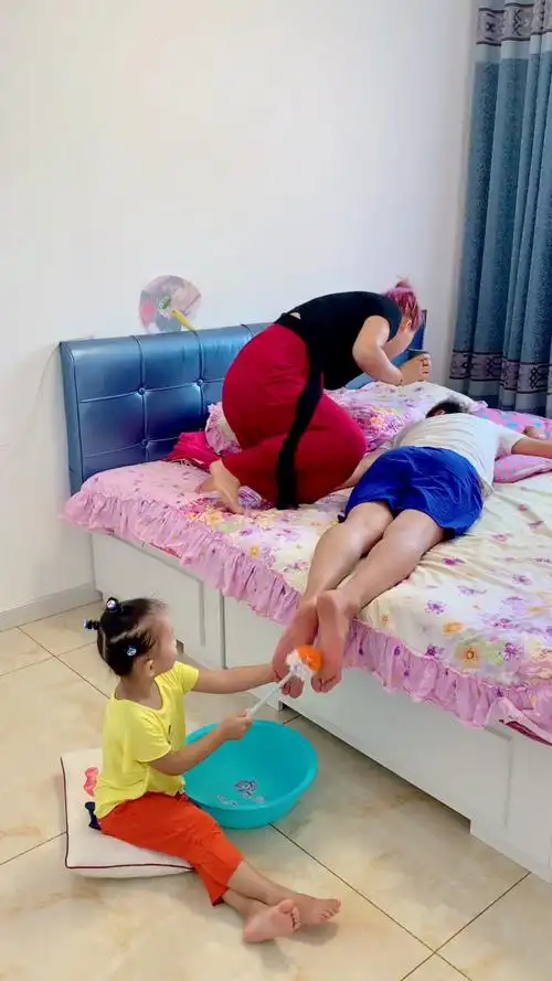 老公喝多了 我跟妈妈 逗逗他