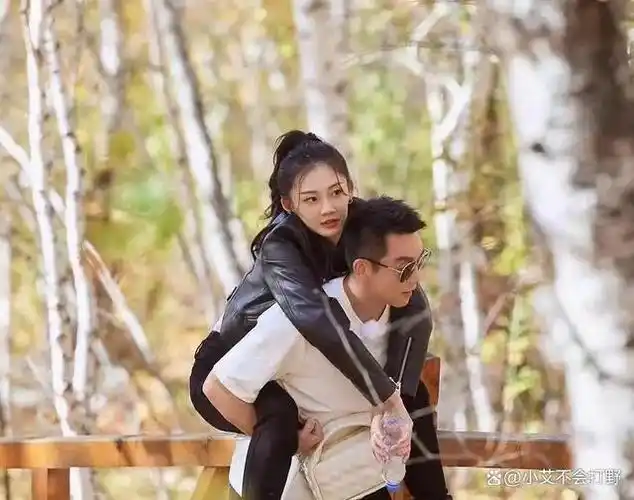 苗苗郑恺秀恩爱!同跳浪姐舞,网友:聪明女人,家庭,事业两不误