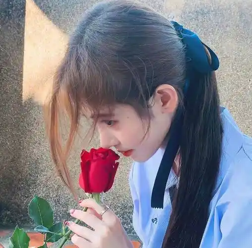 ins蓝色系头像 | 鞠婧祎_岁月_故事_流逝