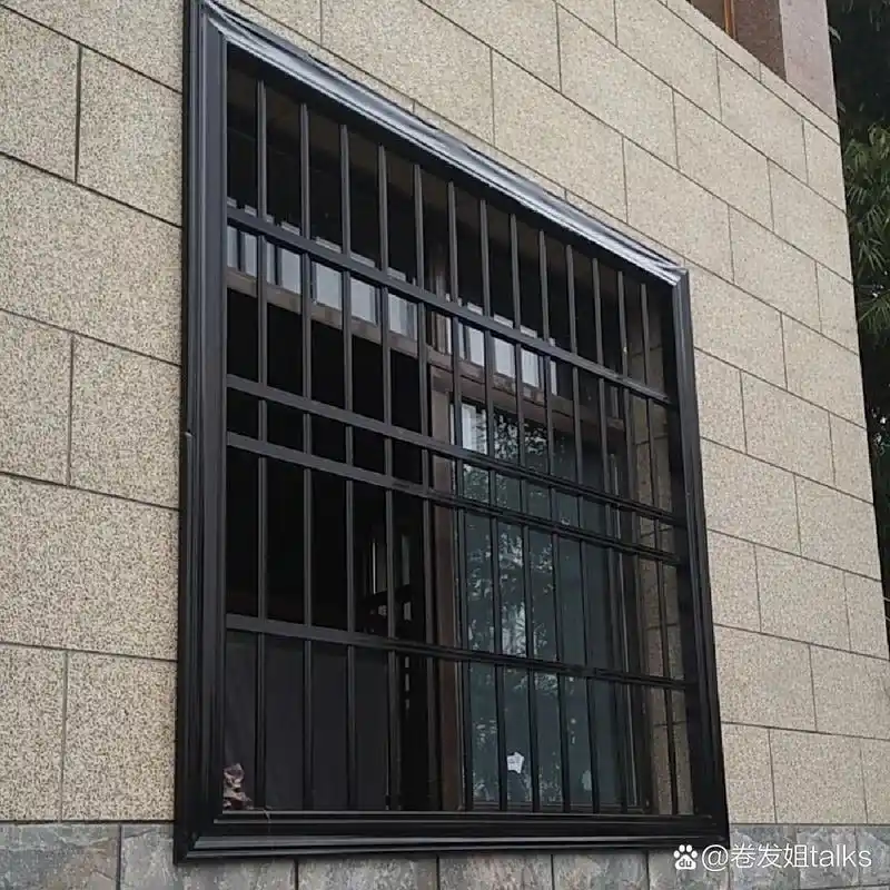 铝合金防盗窗防掉网隐形防盗网 全框固定 超级防盗 两种款式可选(带锁