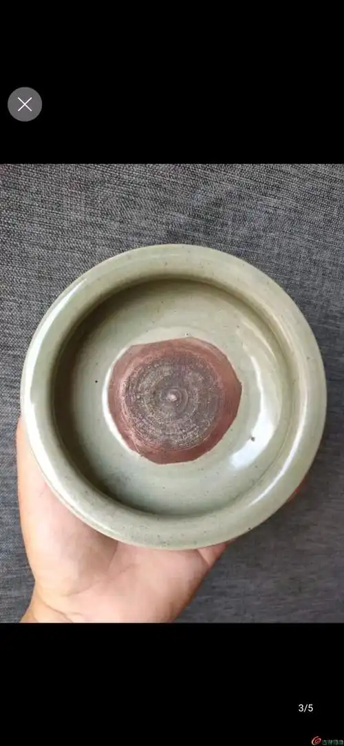 明代龙泉窑三足香炉