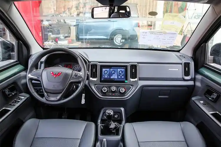 上汽通用五菱青春型皮卡五菱征途上市 售5.