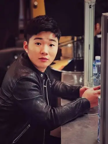 白小白献唱跨年冰雪盛典 演唱《世间美好与你环环相扣》