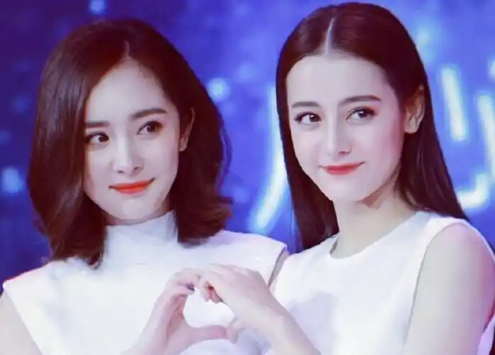 迪丽热巴为杨幂庆生发博却不晒两人合影得知原因后我酸了