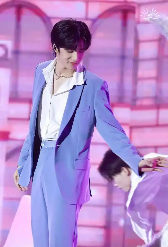 直拍 #刘耀文 那天下雪了,窗上起雾了,我悄悄在窗户写满了 - 抖音