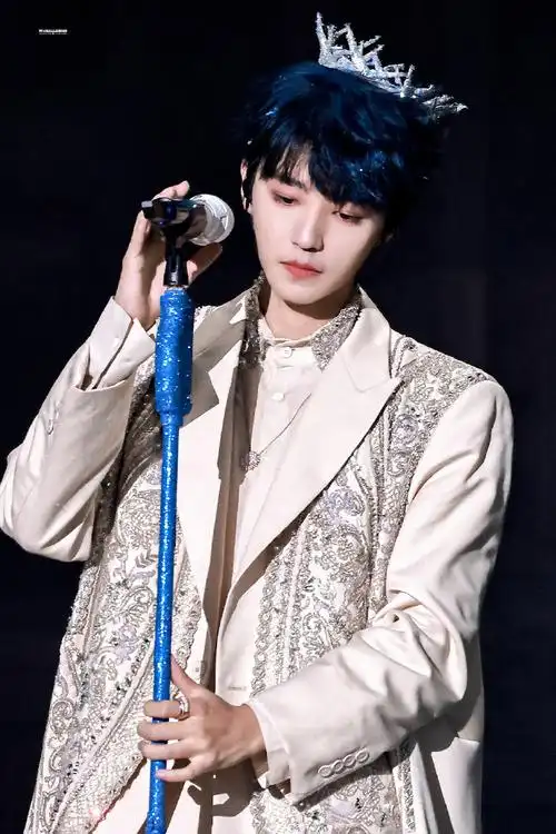 logo 鸣谢个站&个人博)@tfboys-王俊凯