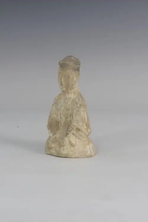 汉代灰陶人物坐俑