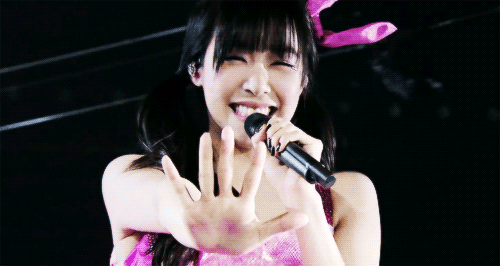 黄美英少女时代美女小姐姐演唱会傻笑可爱gif动图_动态图_表情包下载