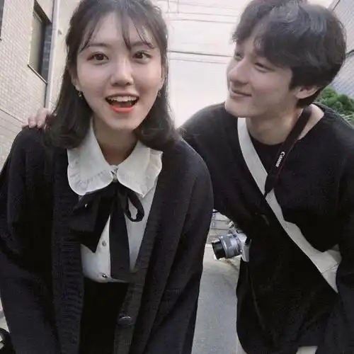 日系特色真人情侣头像