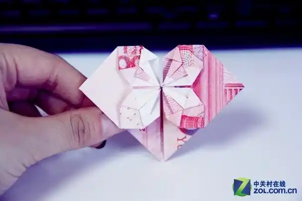 100块钱折爱心怎么折人民币心形的折纸教程附图解