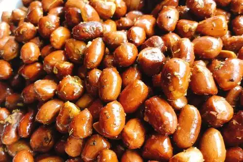 这样做"油酥花生米"简直太香了,当作下酒菜一次我能吃一盘!