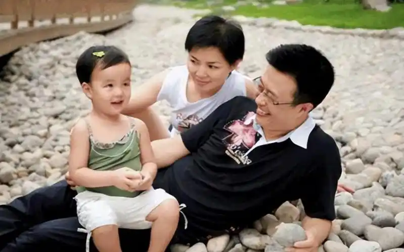 李胜素:四个绯闻老公没一个真的,57岁婚姻成谜_于魁智_白燕升_周佳