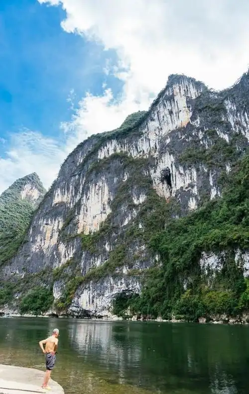 人民币背后的风景十分著名的阳朔九马画山一定要来看看