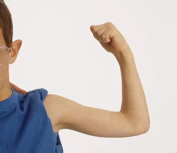 握,服装,休闲装,鼓励,小孩,衣服,蓝色,加油,手势,握拳,仅一个小孩