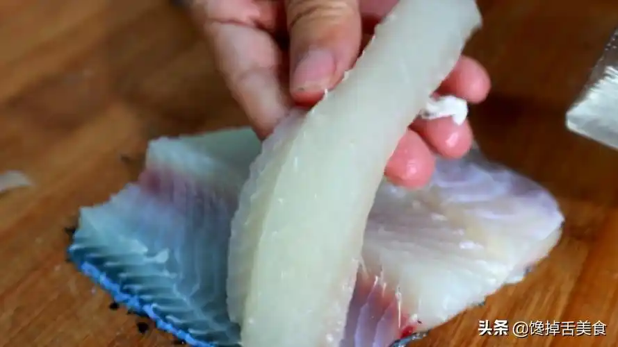 原来草鱼去刺这么简单,2分钟去除干净,吃鱼像吃豆腐一样放心_手机搜狐