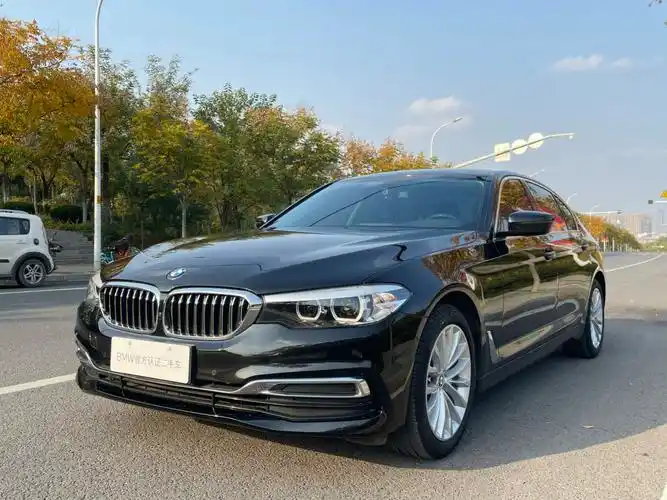 bmw2020款525li豪华