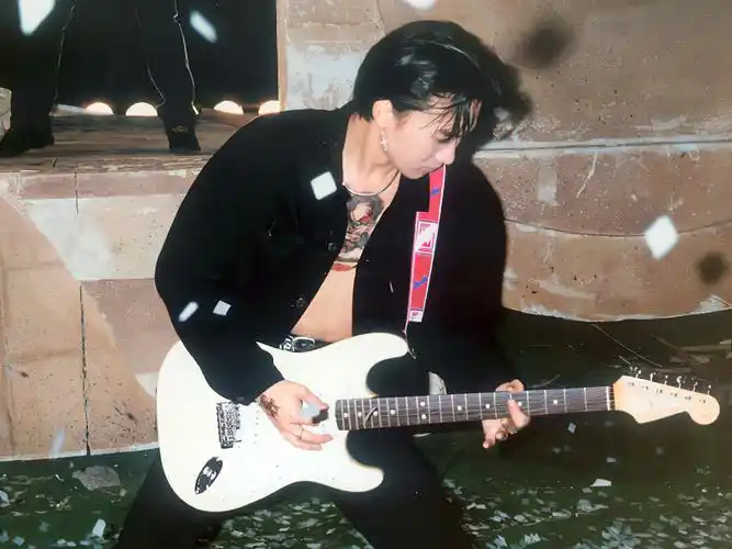 p>黄家驹(1962年6月10日—1993年6月30日),出生于中国香港,祖籍广东