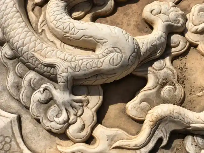 佚名汉白玉高浮雕双龙戏珠大石调