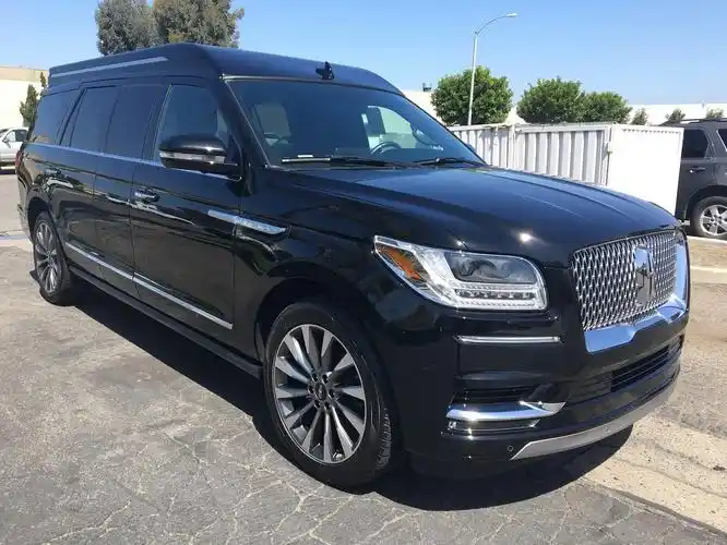 林肯领袖一号豪华改造商务越野二合一