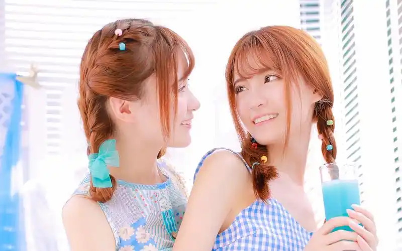 可爱闺蜜清新唯美写真图片高清桌面壁纸