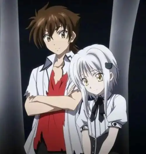 梶裕贵和竹达彩奈曾经共同合作过《恶魔高校》,里面的兵藤一诚和小猫