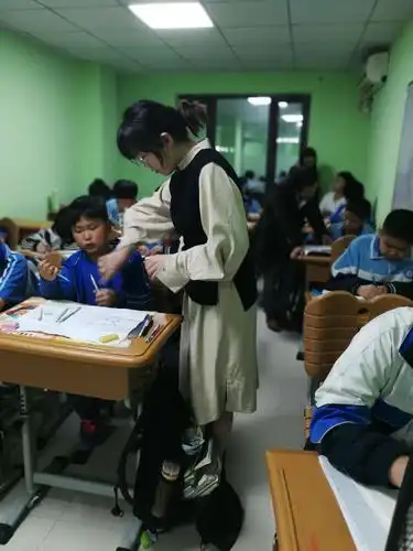 新梦想教育辅导班老师都是棒棒的!