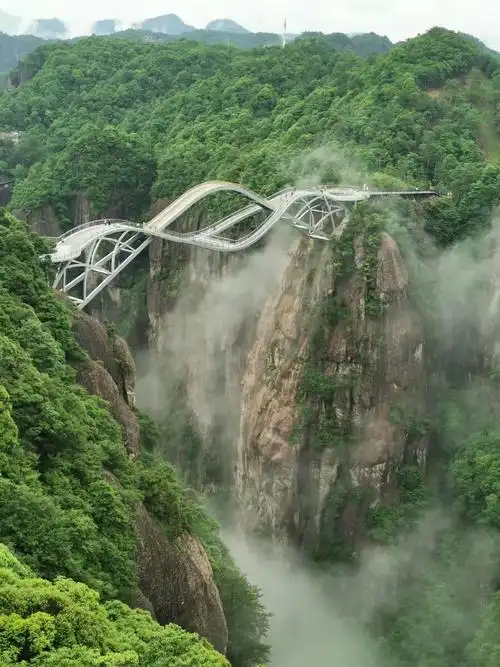 如意桥位于浙江省台州市仙居县神仙居景区2020年国庆期间亮相刚柔并济