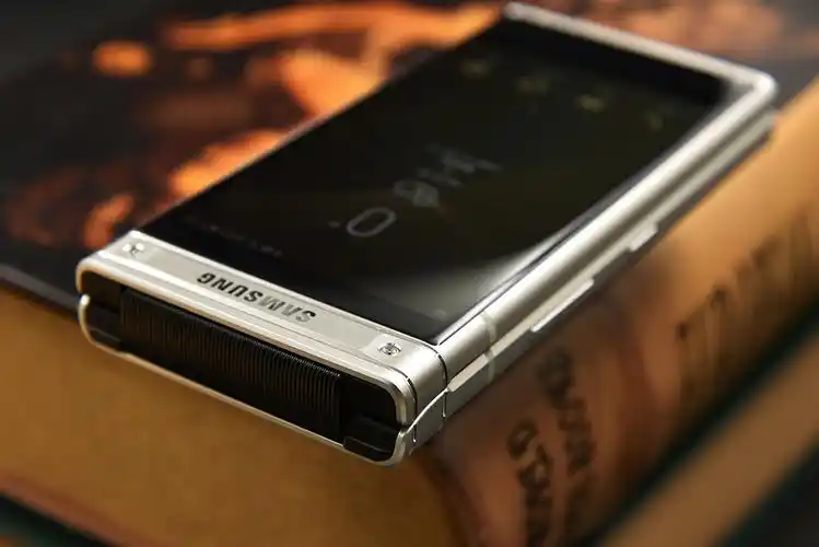 三星w2019三星w2018翻盖三星w2018智能手机8gb256g三星原装全面屏1600